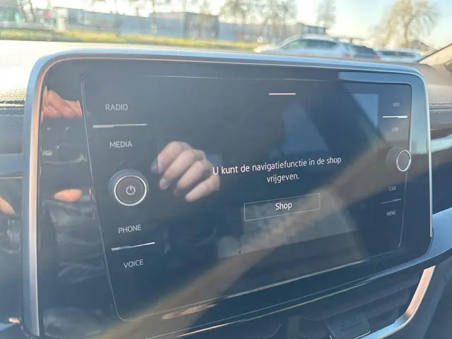 Volkswagen T-Roc 1.5 TSI R-Line 2024 Benzine 19