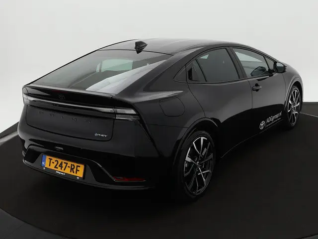 Toyota Prius 2.0 Plug-in Executive 2023 Hybride Benzine 11