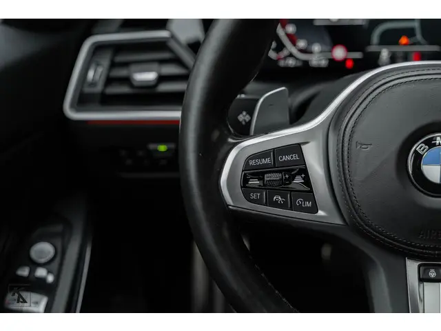 BMW 3 Serie 320i High Executive Edition 2020 Benzine 36