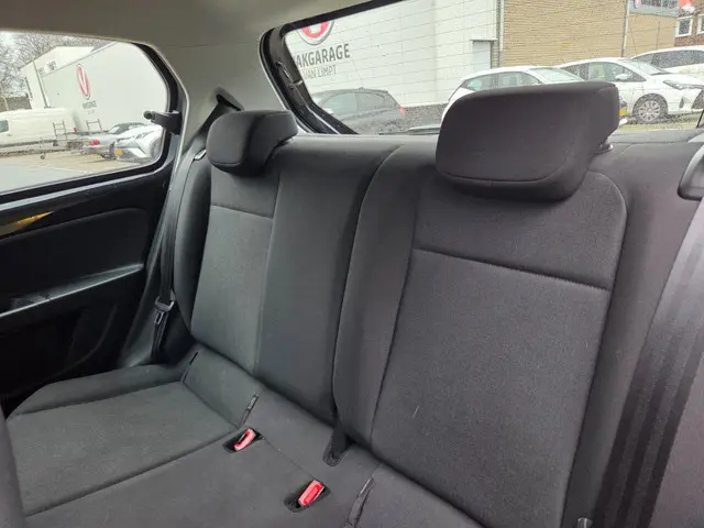 Volkswagen up! 1.0 BMT move up! 2017 Benzine 9