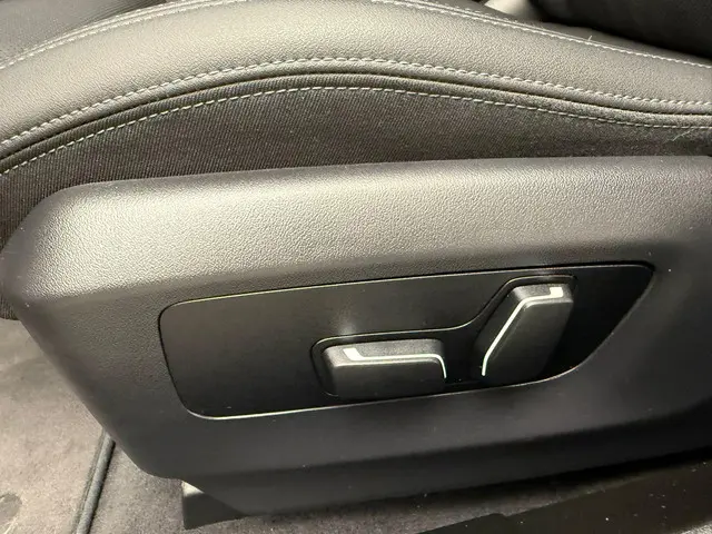 BMW 5 Serie Touring 530e 2024 Hybride Benzine 37