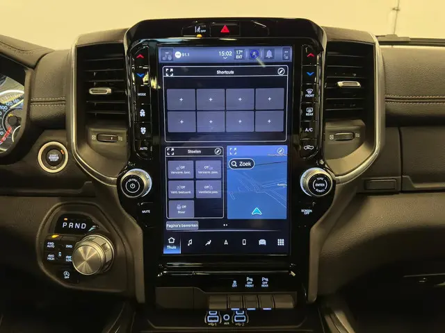 Dodge Ram 1500 5.7 V8 4x4 Crew Cab Laramie 2024 LPG/Gas 24