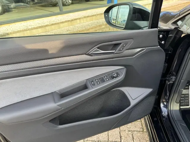 Volkswagen Golf 1.5 eTSI R-Line 2022 Benzine 15