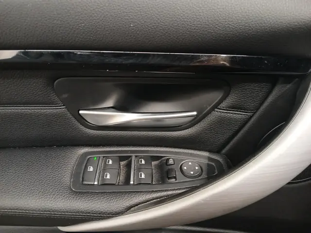 BMW 3 Serie 318i - Leer - Clima - Inbraak Schade 2019 Benzine 20