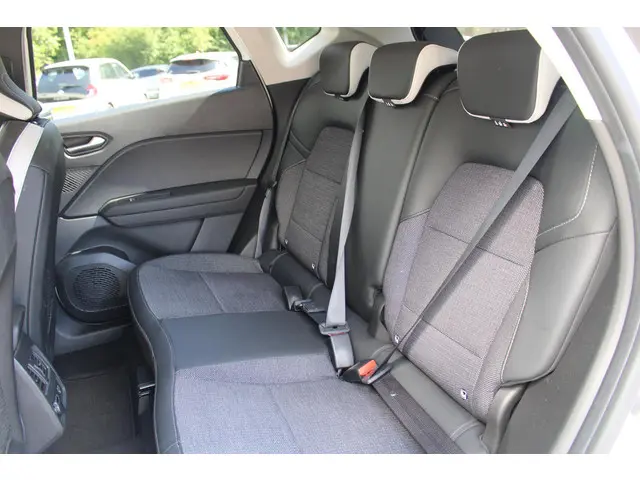 Renault Captur 1.3 mild hybrid 160 techno 2023 Benzine 8