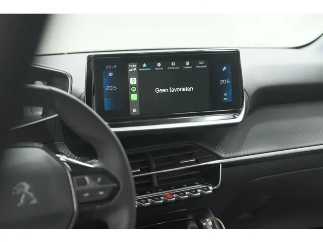 Peugeot 208 PureTech 100 Allure 2022 Benzine 57