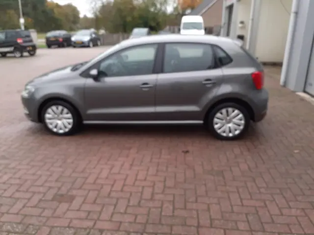 Volkswagen Polo 1.2 TSI Comfortline 2015 Benzine 4