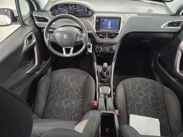 Peugeot 2008 1.2 PureTech Active 2015 Benzine 6