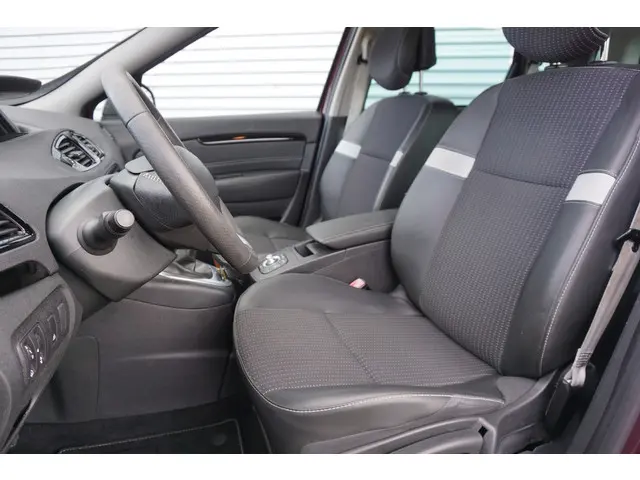 Renault Scénic 1.4 TCe Bose 2013 Benzine 9