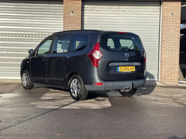 Dacia Lodgy 1.6 MPi 7p. 2013 Benzine 7