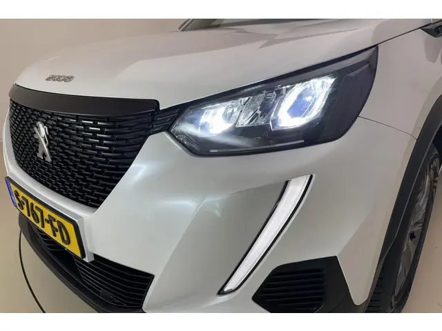 Peugeot 2008 1.2T Style 2023 Benzine 25