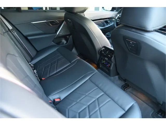 BMW 5 Serie 520i M-Sport 2024 Benzine 29