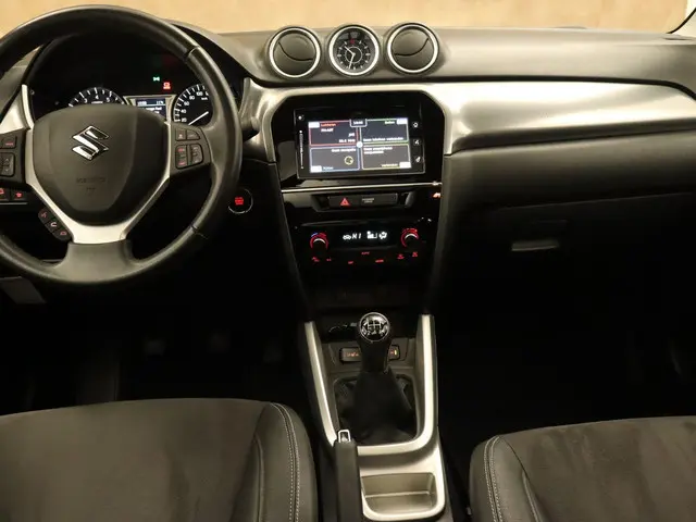 Suzuki Vitara 1.6 High Executive 2015 Benzine 4