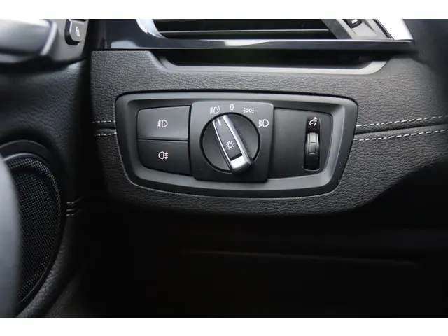 BMW X2 sDRIVE18i HIGH EXECUTIVE 2018 Benzine 35