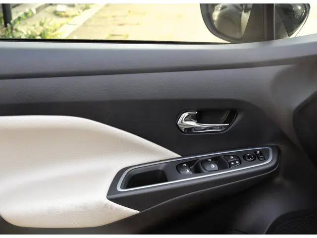 Nissan Micra Automaat Achterruit camera 2019 Benzine 17