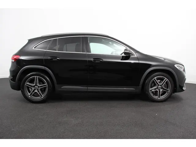 Mercedes-Benz GLA 200 AMG Line Automaat 2020 Benzine 9