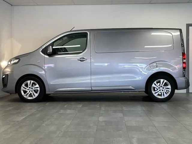 Opel Vivaro 2.0 CDTI L2H1 Innovation 2020 Diesel 8