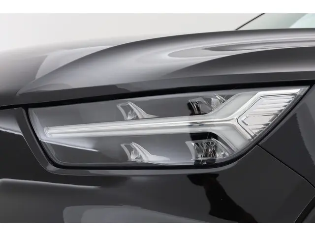 Volvo XC40 1.5 T3 Business 2021 Benzine 32