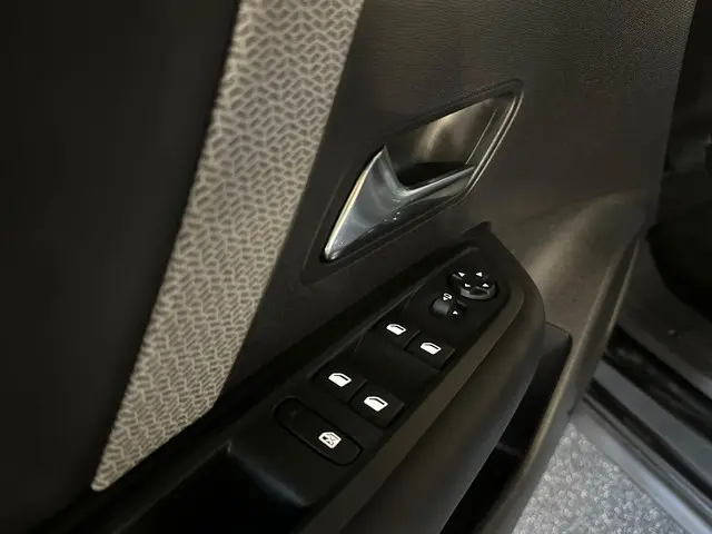 Citroën C4 1.2 Puretech Shine 2021 Benzine 15