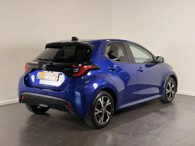 Toyota Yaris 1.5 Hybrid 115 Dynamic 2025 Hybride Benzine 4