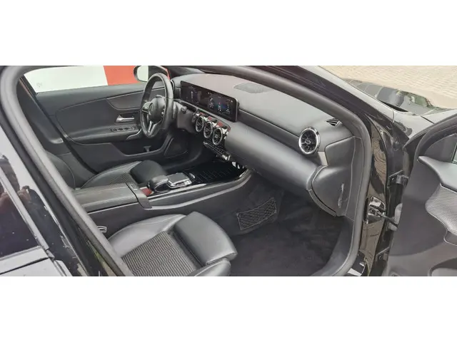 Mercedes-Benz A-Klasse 180 Advantage 2019 Benzine 14