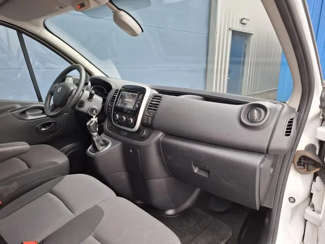 Renault Trafic 2.0 dCi 145 T27 L1H1 Comfort 2021 Diesel 18