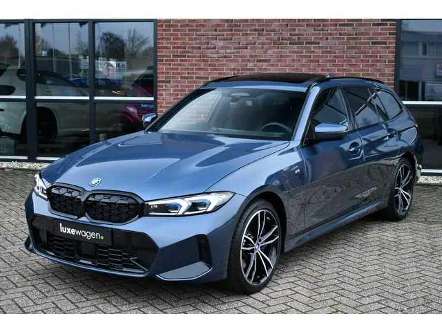 BMW 3 Serie Touring 330e M-Sport 2025 Hybride Benzine 43