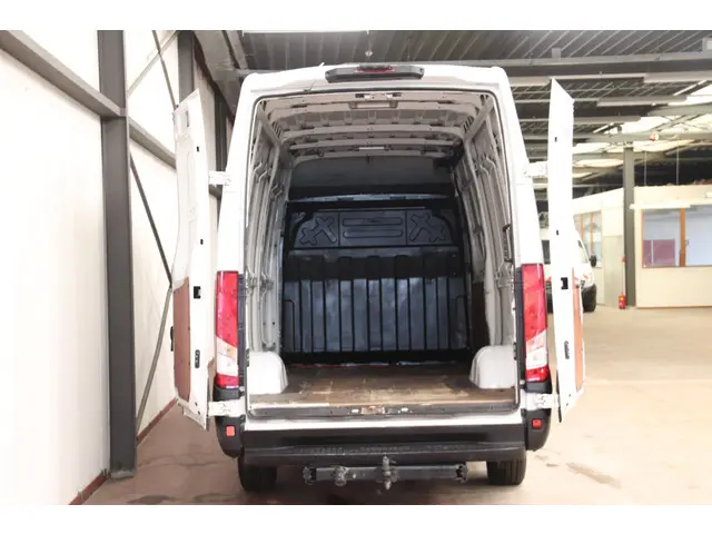 Iveco Daily 35S14V 2.3 352 L2H2 2018 Diesel 9