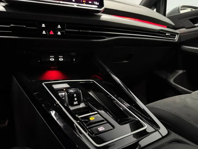 Volkswagen Golf 8.5 1.5 eTSI 50 Edition 2024 Benzine 16