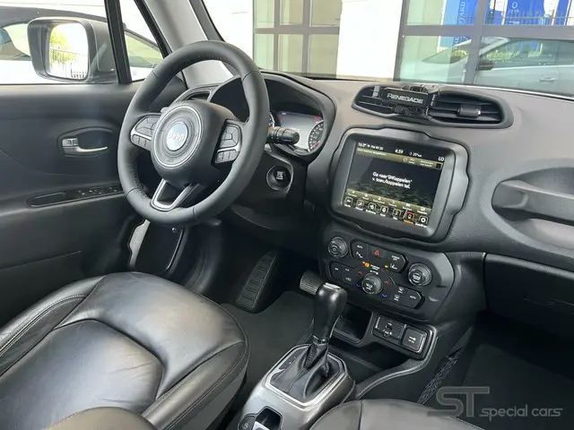 Jeep Renegade 1.3T Limited|Navi|Beats|19 inch 2019 Benzine 13