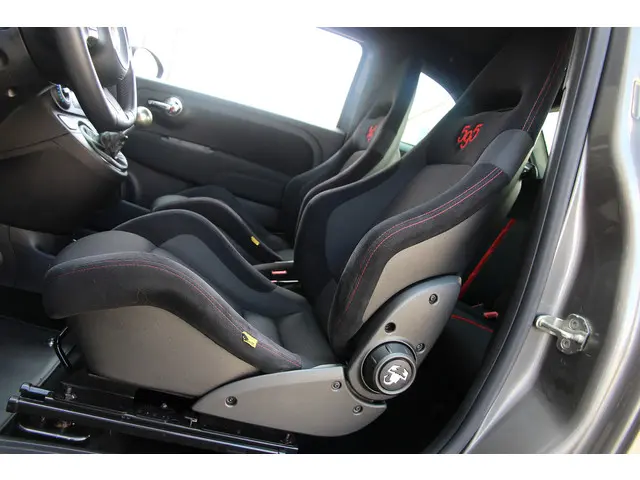 Fiat 500 1.4-16V Abarth 2013 Benzine 26