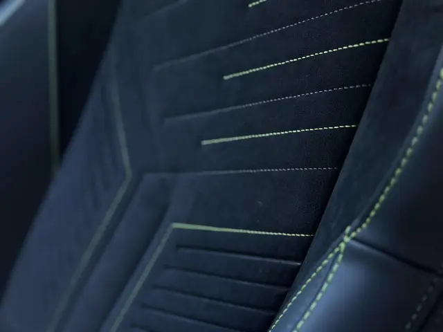 Peugeot 2008 1.2 Hybrid 145 GT 2026 Hybride Benzine 36