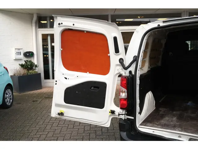 Citroën Berlingo Van BlueHDi 75 2021 Diesel 25