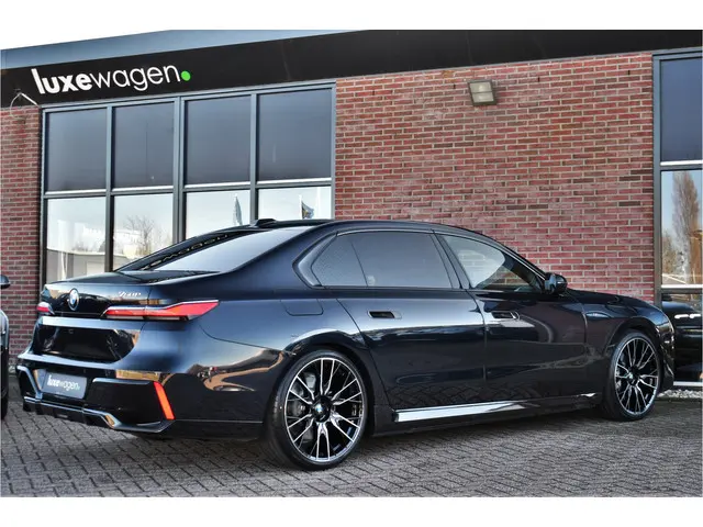 BMW 7 Serie 750e xDrive M-Sport 2025 Hybride Benzine 37