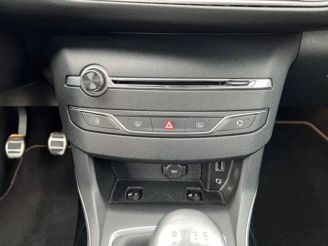 Peugeot 308 1.6 e-THP GTi 250 2016 Benzine 28