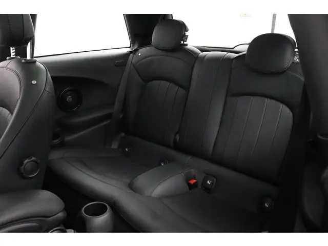 MINI Cooper 1.5 Camden Plus Edition 2023 Benzine 19