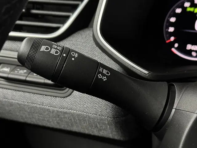 Renault Clio 1.0 TCe 90 GPF techno 2024 Benzine 45