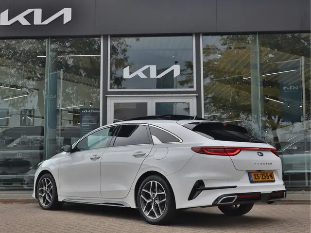 Kia ProCeed 1.4 T-GDI GT-Line 2019 Benzine 3