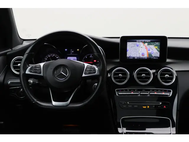 Mercedes-Benz GLC 250 d 4MATIC Prestige AMG 2016 Diesel 35