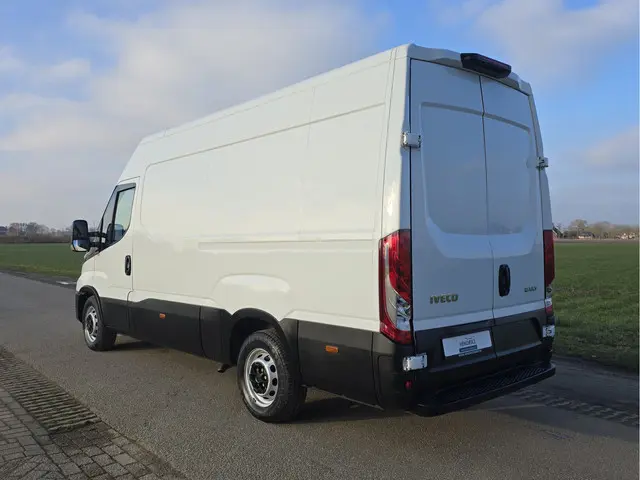 Iveco Daily 35S14V 2.3 352L H2 2024 Diesel 3