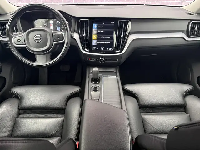 Volvo V60 2.0 B3 Momentum Business 2022 Benzine 4