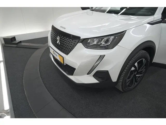 Peugeot 2008 PureTech 102 Allure Pack 2023 Benzine 16