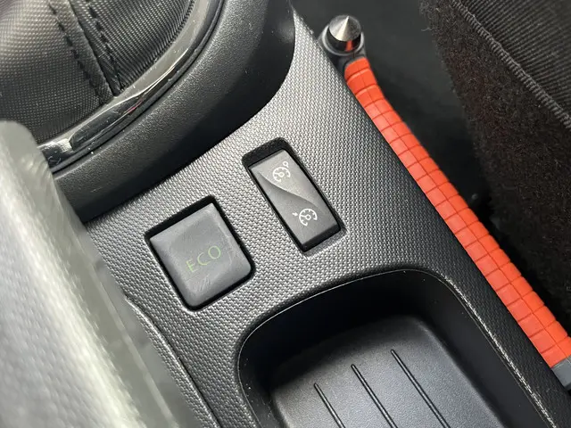 Renault Captur 0.9 TCe Dynamique 90pk/66kW 2013 Benzine 9