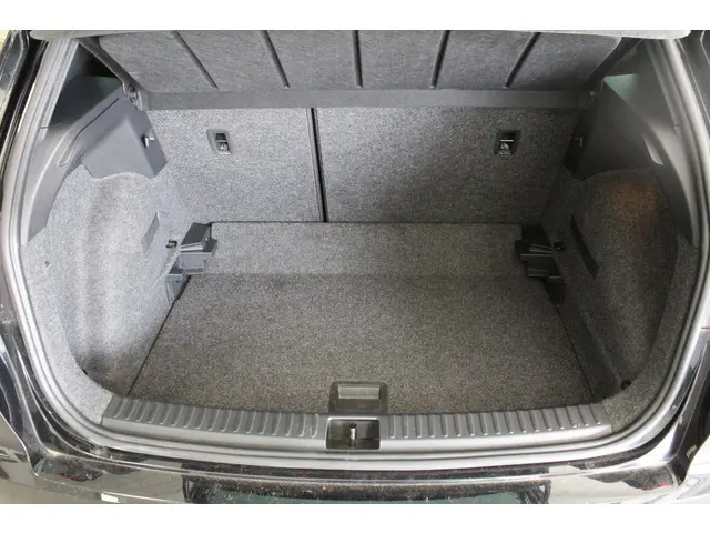 SEAT Arona 1.0 TSI FR Business Intense 2021 Benzine 14