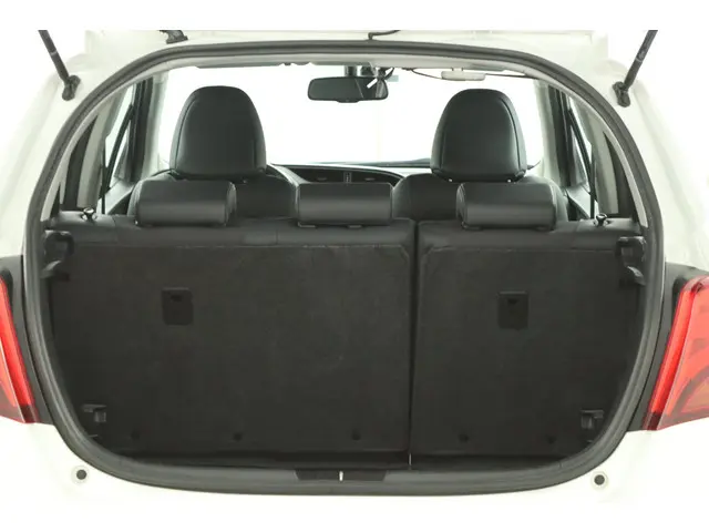 Toyota Yaris 1.5 Hybrid Dynamic 2015 Hybride Benzine 24