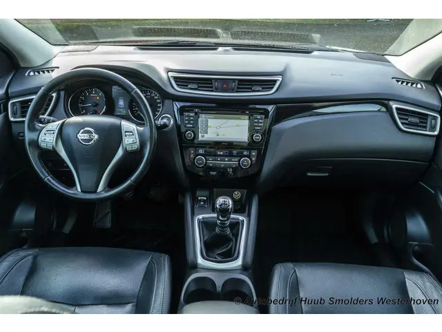 Nissan QASHQAI 1.2 Premier Edition 2014 Benzine 21