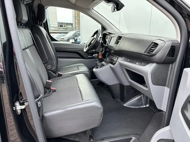 Toyota ProAce Compact 1.5 D-4D Navigator 2021 Diesel 17
