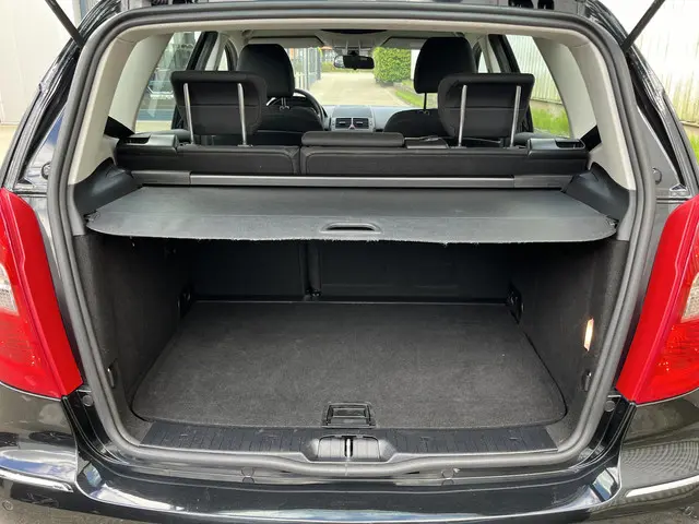 Mercedes-Benz A-Klasse 160 Business Class 2012 Benzine 21