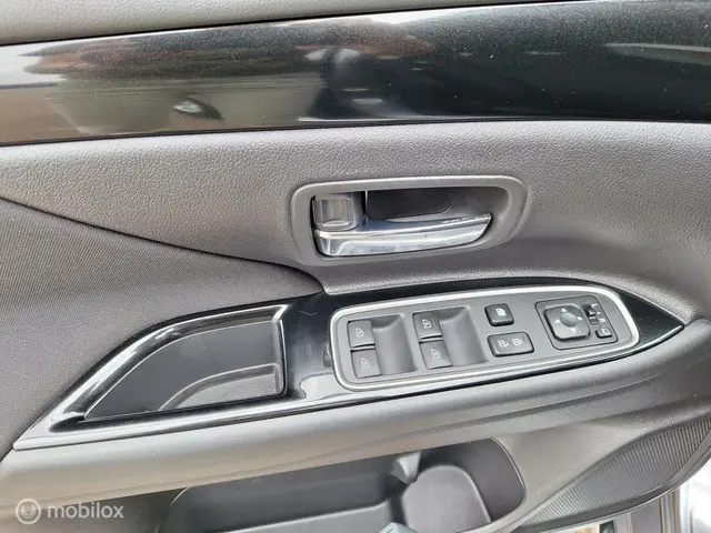 Mitsubishi Outlander 2.4 PHEV PURE 2020 Hybride Benzine 17