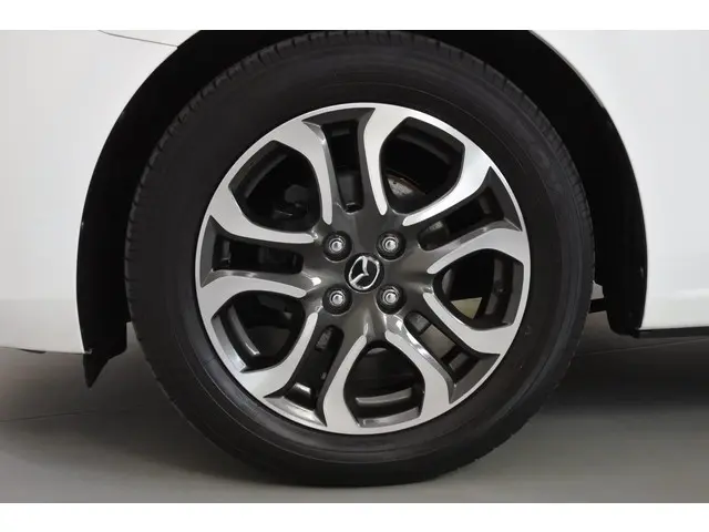 Mazda 2 1.5 Skyactiv-G Dynamic+ 2018 Benzine 30